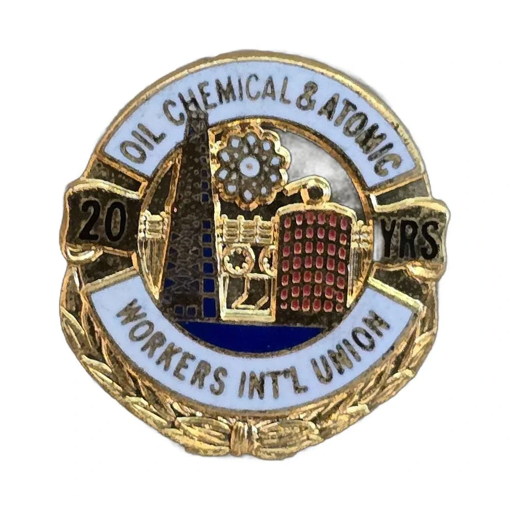 Vintage Oil Chemical And Atomic Workers Union 20 Yrs Lapel Vest Hat Pin I20
